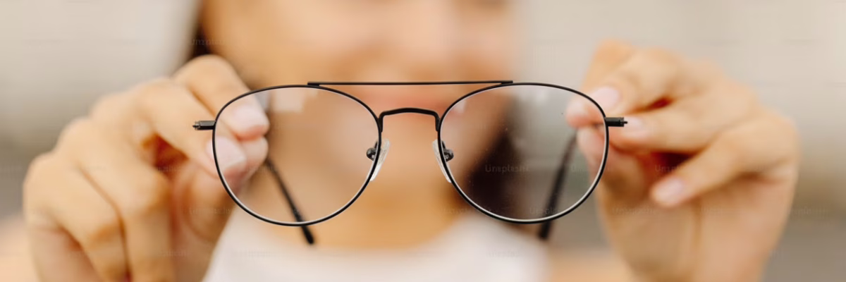 Obraz główny - Pakiety soczewek korekcyjnych – jak wybrać najlepsze dla siebie?