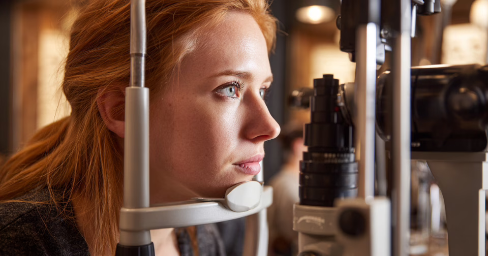 Obraz główny do porady - Badanie wzroku u optometrysty – jak wygląda i kiedy warto się na nie umówić?